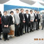 右から、新居崎邦明、金子啄哉、新居崎匡宜、大野容充、徳田雄治、野田洋平、小林俊一、小塩博子、亀井晃 、神田敦子。東京都行政書士会品川支部。